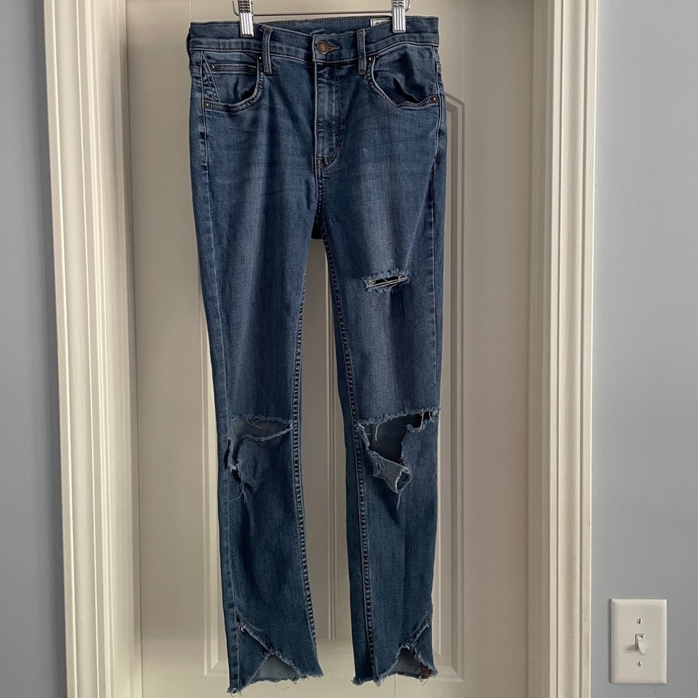 We the Free 27 Distressed Destroyed Skinny Jeans ~ Free People
